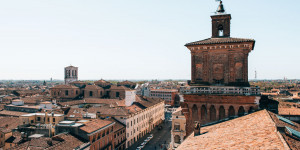 Beitragsbild des Blogbeitrags Ferrara in Italien: Die schönsten Sehenswürdigkeiten & unsere Tipps
