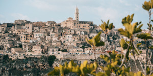 Beitragsbild des Blogbeitrags Matera in Italien: Tipps für die spektakuläre Felsenstadt