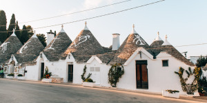 Beitragsbild des Blogbeitrags Valle dItria: Alberobello & weitere schöne Orte im Tal der Trulli