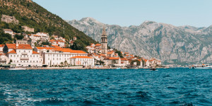 Beitragsbild des Blogbeitrags Perast in Montenegro: Sehenswürdigkeiten & unsere Tipps 