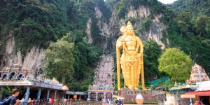 Beitragsbild des Blogbeitrags Ausflüge Malyasia: Batu Höhlen in Kuala Lumpur 