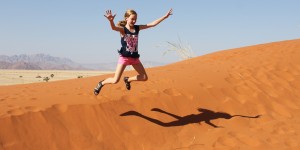 Beitragsbild des Blogbeitrags 10 besten Sehenswürdigkeiten mit Kindern in Namibia