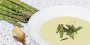 Beitragsbild des Blogbeitrags Schnelle Spargelcremesuppe
