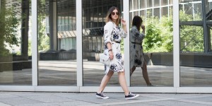 Beitragsbild des Blogbeitrags One Trend – Different Styles: Sommerkleider mit Print