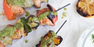 Beitragsbild des Blogbeitrags Marokkanische Hühnerspieße mit Minzdip #sogrillthofer*