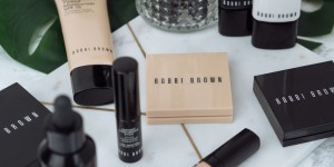 Beitragsbild des Blogbeitrags Best of Bobbi Brown – meine Favoriten für ein glowy Tages-Make-Up 