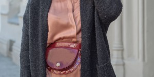 Beitragsbild des Blogbeitrags Oversize Cardigan richtig kombinieren: so stylt man die kuscheligen Strickjacken