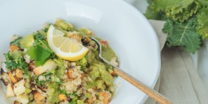Beitragsbild des Blogbeitrags Wintersalat mit Quinoa, Kürbis und Apfel 
