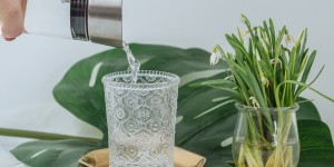 Beitragsbild des Blogbeitrags Richtig trinken lernen – Wann, wie und wie viel Wasser ist nötig?