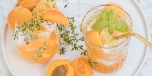 Beitragsbild des Blogbeitrags Hausgemachter Marillensirup inkl. drei Cocktail Rezepte