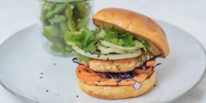 Beitragsbild des Blogbeitrags Einfaches und schnelles Rezept für Asia Lachs Burger