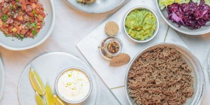 Beitragsbild des Blogbeitrags Der perfekte Taco-Abend mit Freunden – Essentials, Rezepte und Vorbereitungen