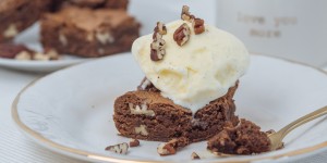 Beitragsbild des Blogbeitrags Pekannuss Brownies mit Meersalz
