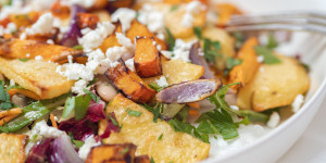 Beitragsbild des Blogbeitrags Herbstlicher Salat mit Ofengemüse