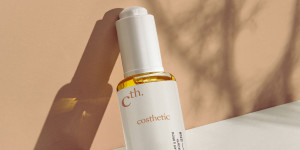 Beitragsbild des Blogbeitrags Costhetic Serum Erfahrung und Vorher-Nachher