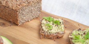 Beitragsbild des Blogbeitrags Quinoabrot mit Superfoods