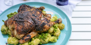 Beitragsbild des Blogbeitrags Zitronenhuhn mit Erbsen-Frühkartoffel Beilage