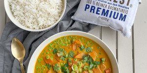 Beitragsbild des Blogbeitrags Kürbis Curry mit Basmatireis