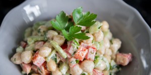 Beitragsbild des Blogbeitrags Kichererbsensalat mit Sellerie