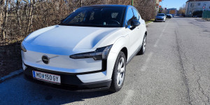 Beitragsbild des Blogbeitrags Ausfahrt: Ich habe den Volvo EX30 probe gefahren