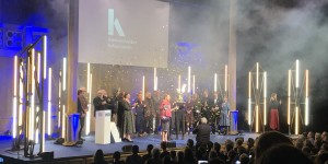 Beitragsbild des Blogbeitrags „Entwicklungshilfe“ fürs Kabarett