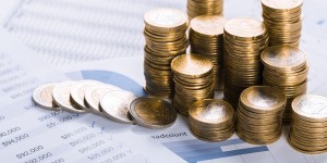 Beitragsbild des Blogbeitrags Raus aus den Geldproblemen und Schulden – wie ein Finanzberater dabei helfen kann