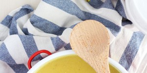Beitragsbild des Blogbeitrags Vegane Maissuppe mit Kokosmilch 