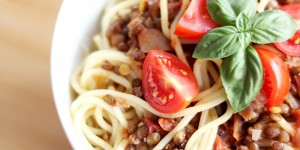 Beitragsbild des Blogbeitrags Easy & Yummy: Spaghetti mit Linsenbolognese *veggie 
