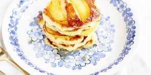 Beitragsbild des Blogbeitrags Pfannkuchen mit Hüttenkäse und Äpfeln
