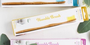 Beitragsbild des Blogbeitrags Die Humble Brush & wie du mit kleinen Veränderungen im Alltag Plastik vermeiden kannst