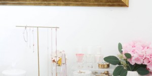 Beitragsbild des Blogbeitrags DIY: Gold und Marmor Schmuckständer selber machen 