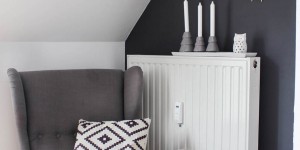 Beitragsbild des Blogbeitrags Eine Wand dunkel streichen – Meine Tipps + Vorher-Nachher Fotos