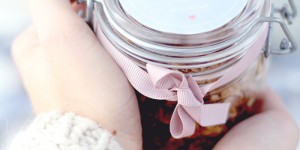 Beitragsbild des Blogbeitrags Eat Seasonal: Geschenke aus der Küche – Knuspermüsli mit Kokos und Zimt 