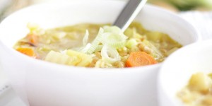 Beitragsbild des Blogbeitrags Eat Seasonal: Minestrone mit Chinakohl 