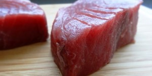 Beitragsbild des Blogbeitrags Thunfischsteak im Zedernholz 
