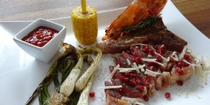 Beitragsbild des Blogbeitrags Surf and Turf mit Granatapfel und Parmesan 