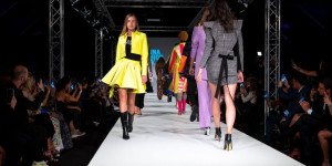 Beitragsbild des Blogbeitrags MQ Vienna FashionWeek 22 – Opening Show