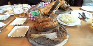 Beitragsbild des Blogbeitrags Schweizerhaus Saisoneröffnung am 15. März!