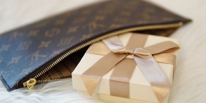 Beitragsbild des Blogbeitrags Glanz und Glamour – so funkelt mein Handgelenk
