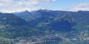 Beitragsbild des Blogbeitrags Ausflugsziele Meran: Dorf Tirol und Knottnkino 