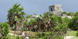 Beitragsbild des Blogbeitrags Direkt an der Karibikküste – die Mayastätte Tulum 