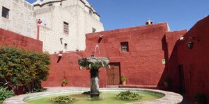 Beitragsbild des Blogbeitrags Arequipa – die weiße Stadt in Peru 