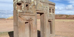 Beitragsbild des Blogbeitrags Die historischen Ruinen von Tiwanaku in Bolivien