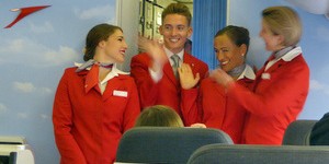 Beitragsbild des Blogbeitrags Austrian Airlines | Werftführung & Business Class Dinner #MyAustrianMoment 