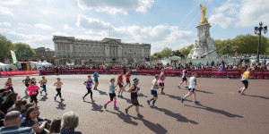 Beitragsbild des Blogbeitrags London Marathon 2021 mit Weltrekordhalterin und Titelverteidiger [+ Favoriten & Termin] 