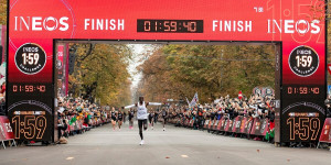 Beitragsbild des Blogbeitrags Tokio Marathon 2022 mit Eliud Kipchoge und Brigid Kosgei