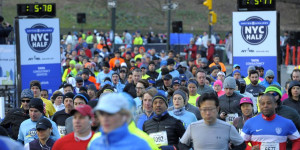 Beitragsbild des Blogbeitrags New York City Halbmarathon 2022: Streckenrekord statt Ziel-Drama!