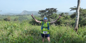 Beitragsbild des Blogbeitrags Laufreise-Bericht vom Trail-Marathon des Papillons in Togo 