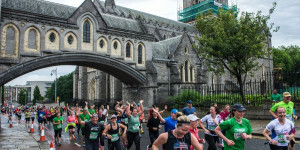 Beitragsbild des Blogbeitrags Laufen in Irland - alle Lauftermine 2023 [Laufkalender] 