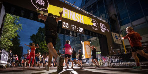 Beitragsbild des Blogbeitrags ERGEBNISSE Adidas Runners City Night Berlin - Nachtlauf 2023 [+ Fotos] 